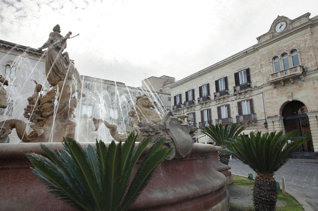 Amuni' Sicily * Syracuse