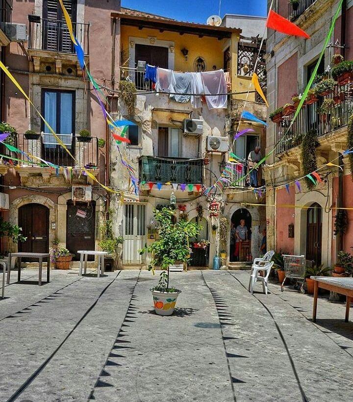 Amuni' Sicily Syracuse